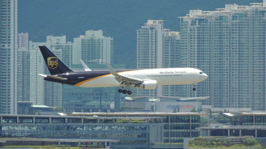香港での海外生活はどんな感じ？香港在住者が教える物価や治安についての香港国際空港のイメージ画像