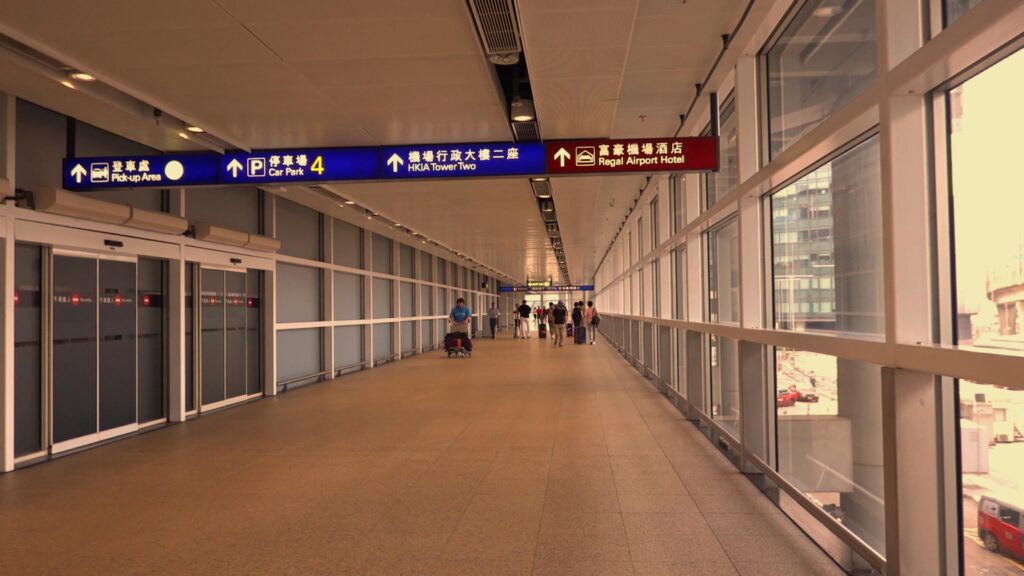 香港国際空港からリーガルエアポート香港への経路