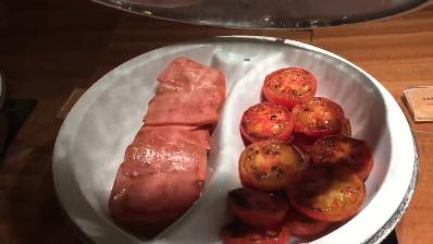 シャングリ・ラ深センのクラブラウンジのブレックファストのハムとトマト
