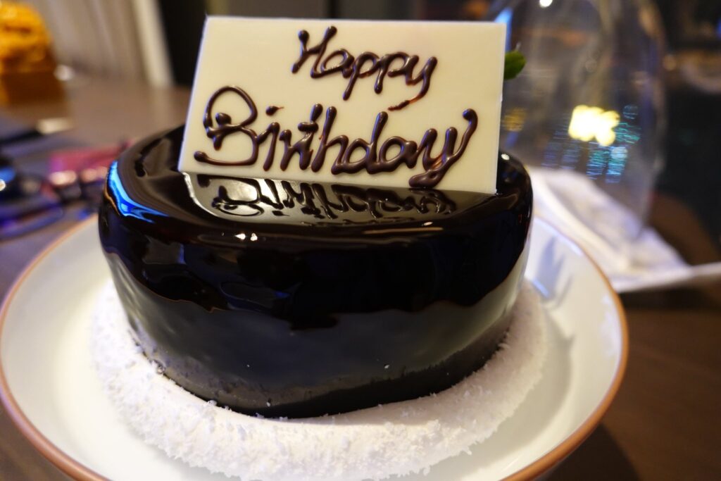 私ミシェリーが撮影した、広州RoseWoodホテルから提供の誕生日ケーキの画像
