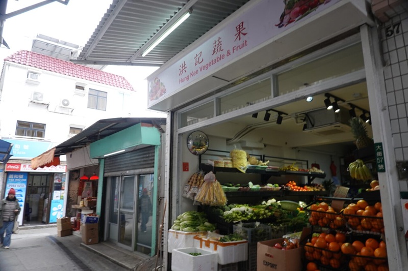 私ミシェリーが撮影した榕樹湾（Yung Shue Wan）の八百屋の写真