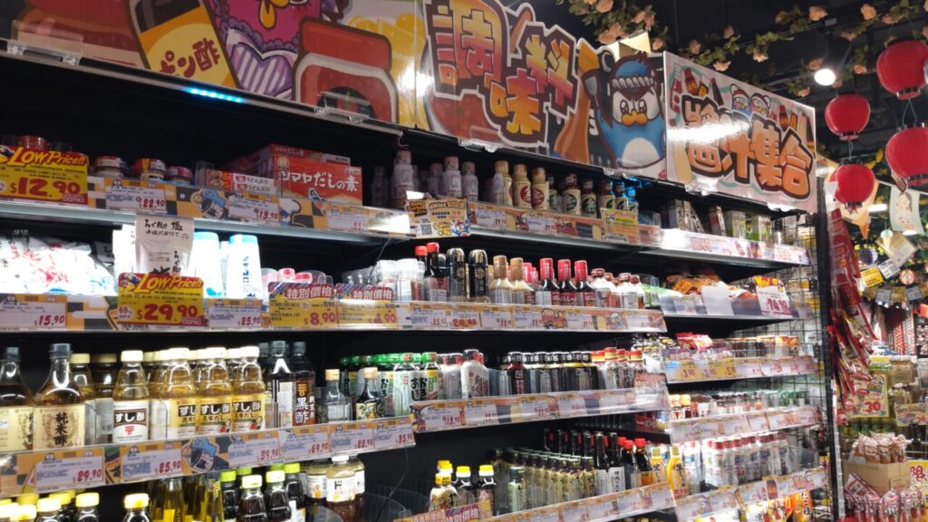 DonkiHKの調味料棚