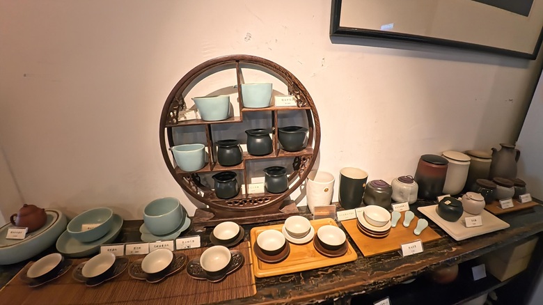 出典私ミシェリー@HKGlossy.comによる撮影. 香港茶館文博軒で中国茶器を販売。お土産にどうぞ。