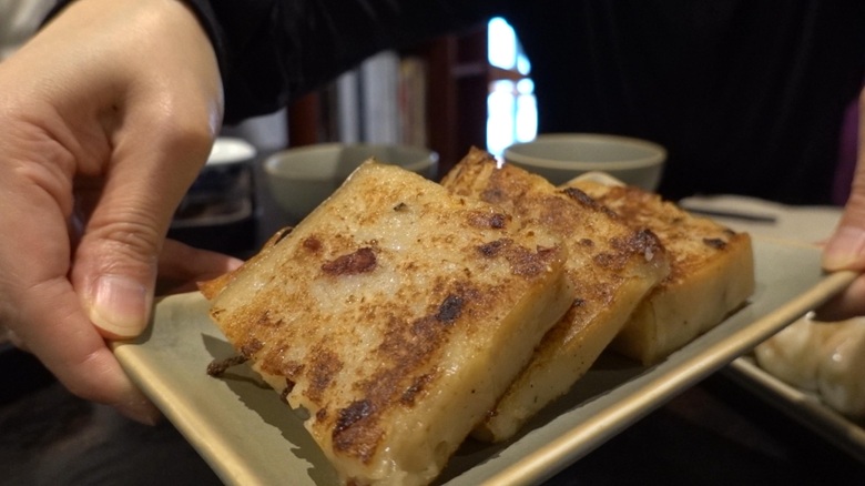 出典私ミシェリー@HKGlossy.comによる撮影. 文博軒の大根餅はカリカリもちもちで美味しい