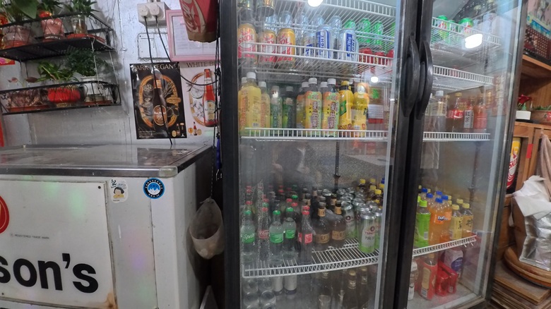 出典私ミシェリー@HKGlossy.comによる撮影. 食材とドリンクの買い方・現地調達のポイントのアイキャッチ