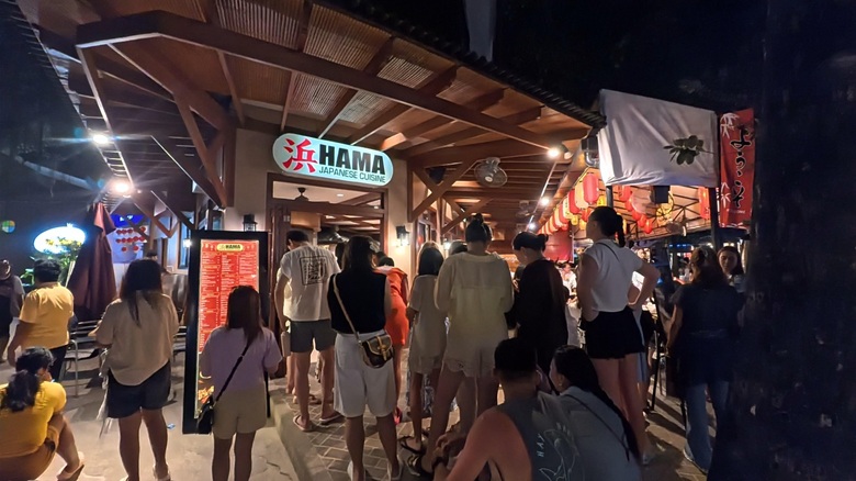出典私ミシェリー@HKGlossy.comによる撮影. フィリピンボラカイ島浜HAMAの店頭