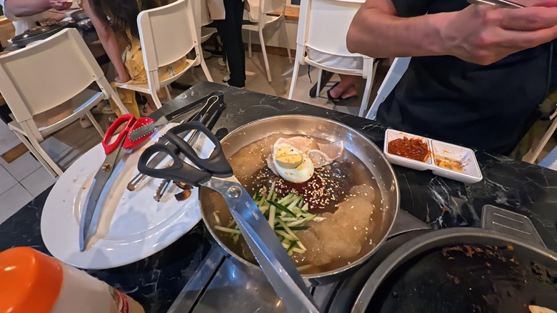 出典私ミシェリー@HKGlossy.comによる撮影. フィリピンボラカイ島QUARA韓国料理の冷麺