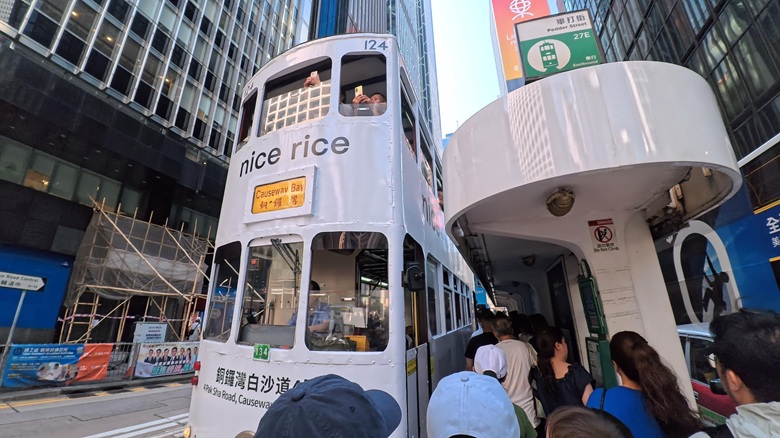 出典私ミシェリー@HKGlossy.comによる撮影. トラム乗車で北角へ（ディンディンの音と風景）